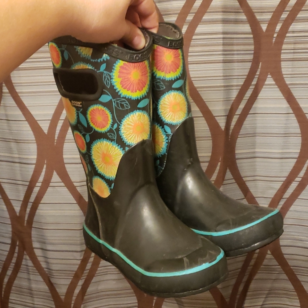 Bogs- Black floral rainboots Toddler girl sz 11